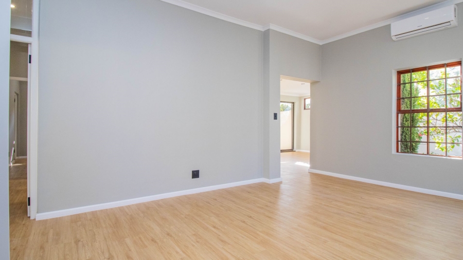 3 Bedroom Property for Sale in Sandbaai Western Cape